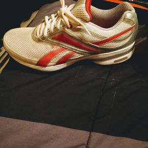 Reebok Easy Tone pink n white